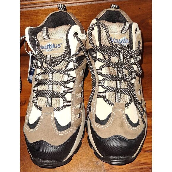NIB Nautilus Safety Footwear N9171 Size: 7W Size Women's Tan Hiker Boot Steel WI